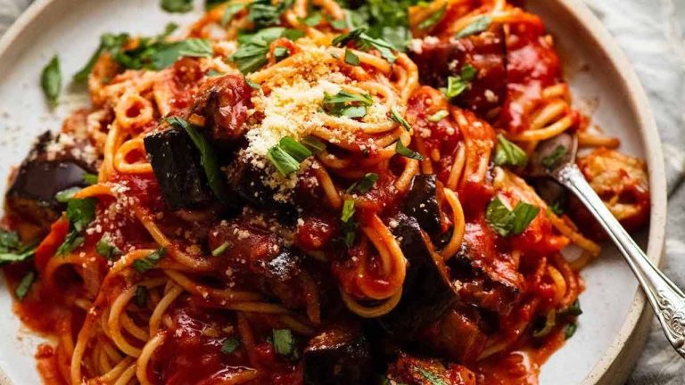 Pasta alla norma (Eggplant Pasta)
