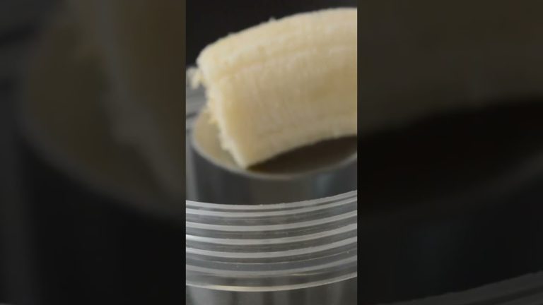 #bananaoatssmoothie #bananasmoothie #oatssmoothie #oatsbananasmoothie #oatsforweightloss