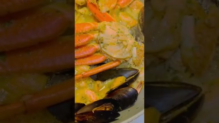 SEAFOOD BOIL Recipe 🦀 🦐 🦞 #shorts