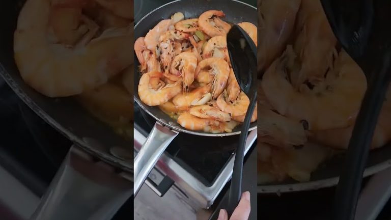 Sweet Chili Shrimps 😋😋😋💯 by DOJA Faye ❤️💯 Lunch#shorts