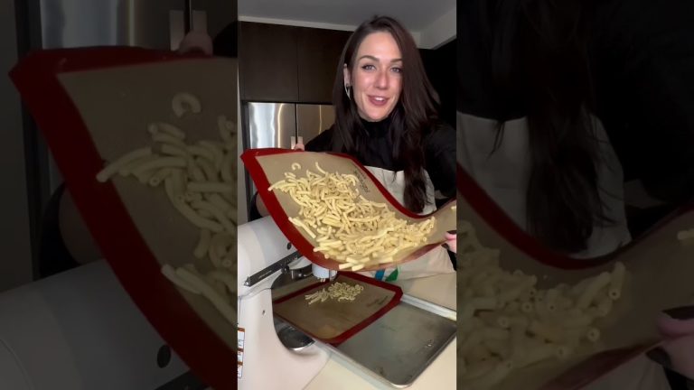 Mac n cheese #shorts #recipe #pasta #cheese