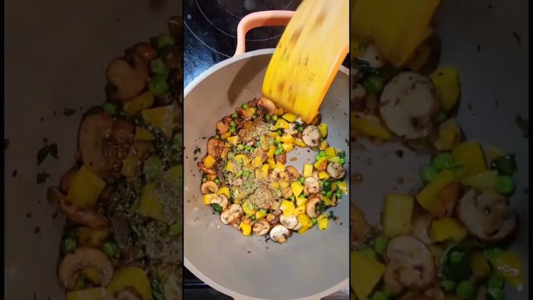 Last night's Alfredo Pasta gets a makeover! #fusionrecipe #pastarecipe #leftoverricerecipe