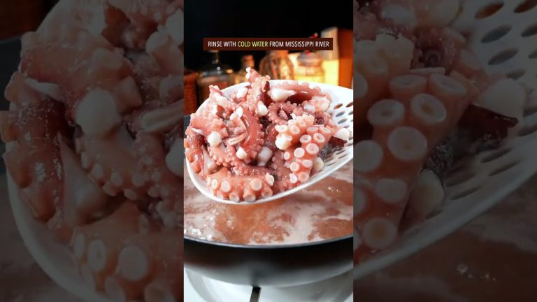 EASY SOUR & SPICY OCTOPUS RECIPE #recipe #octopus #seafood #chinesefood #cooking #spicyfood #shorts