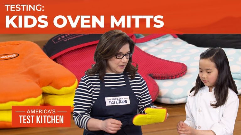 The Best Oven Mitts for Kids to Help Them in the Kitchen
