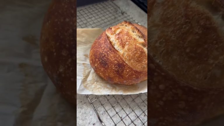 Sourdough bread mini loaf. 😋🥖 Recipe & blog post at: craftygemini.com/blog
