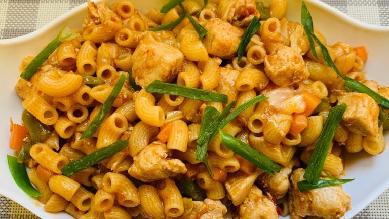 how to make Pakistani style chicken pasta recipe | Pakistani style macaroni recipe | Easy Macaroni