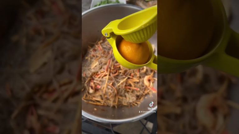 Trending Seafood Salad #shorts #asianfood #recipe #vermicelli #foodie #seafood #foodlover #noodles