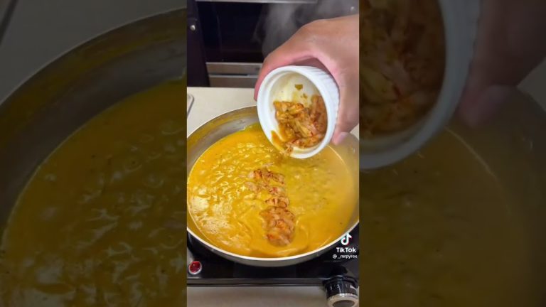 SEAFOOD POT PIE 🥧 🍤SO DELICIOUS #cooking #recipe #potpie #yummy #delicious #seafood #baking #eat