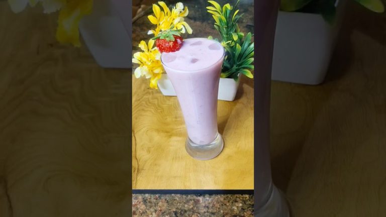 Strawberry Milk Shake Homemade strawberry Milk Shake #shorts #shomestylecooking #strawberry