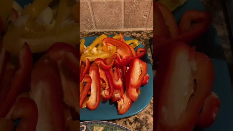 Pork chop cook with bell Peppers 🫑. Try to cook it is yummy. Like just Subscribe.