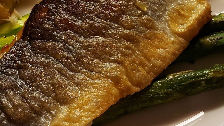 Pan seared Branzino…Do me a favor.. let em in. #shorts #foodporn #eatdrinksavor