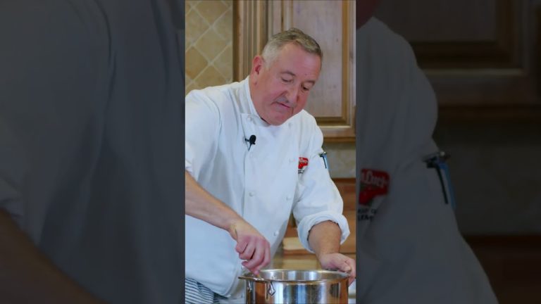 Sun Dried Tomato & Mushroom Ragú over Pasta Short