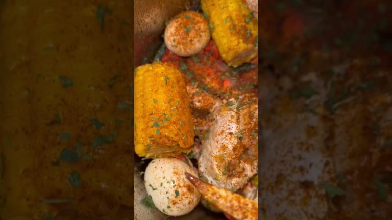 How to cook Dungeness crab legs #seafood #crab #dungenesscrab