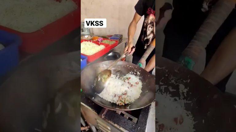 Chicken fried rice addict. #food #shorts #youtubeshorts #subscribe #ytshorts #vaishu kitchen seafood