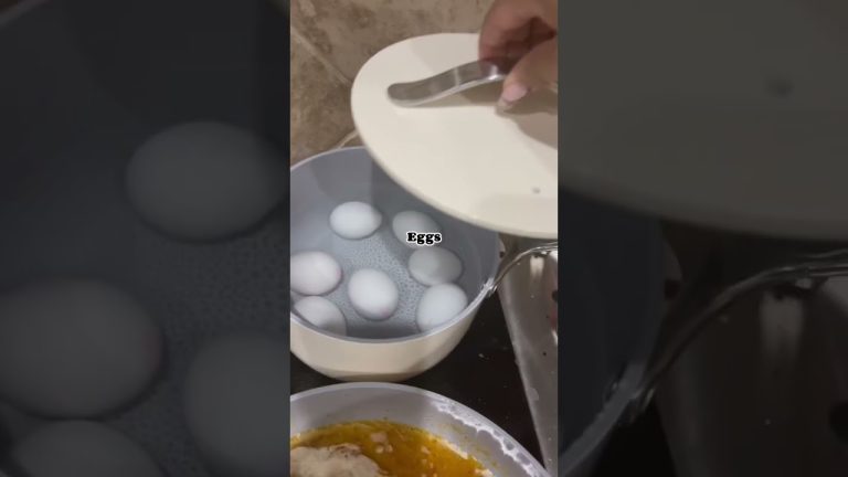 SPICY CAJUN SHRIMP & ANDOUILLE GARLIC RAMEN RECIPE 🍤🔥 #shorts #ramen #cajun #recipe #recipes