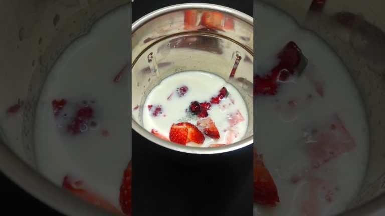 Strawberry milkshake recipe🍓|  Art and cook #shorts