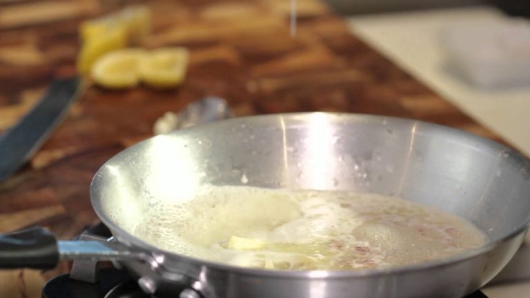 How to Cook Mussels in Lemon Butter : Fish & Seafood Recipes