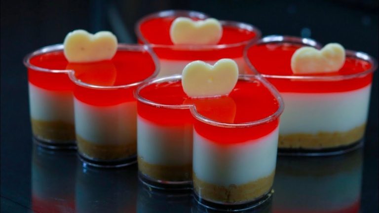 Strawberry Jello Dessert Box | No Bake Dessert Recipe #Valentine'sDaySpecialDessertRecipe#shorts