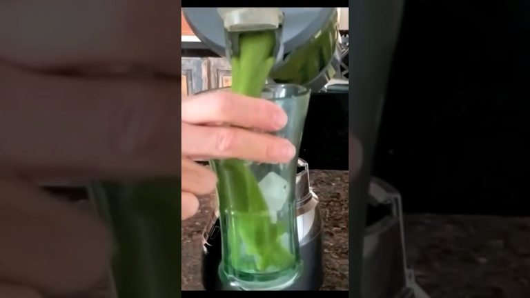 Green Smoothie Recipe That Will Change Your Life #shorts #healthy  #greensmoothierecipe