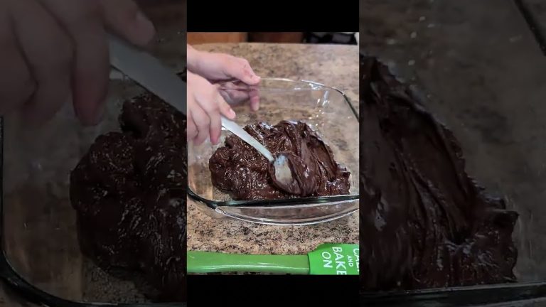 3 Ingredient Fudge Drizzled With Peanut Butter Recipe! Easy & Cheap Dessert!