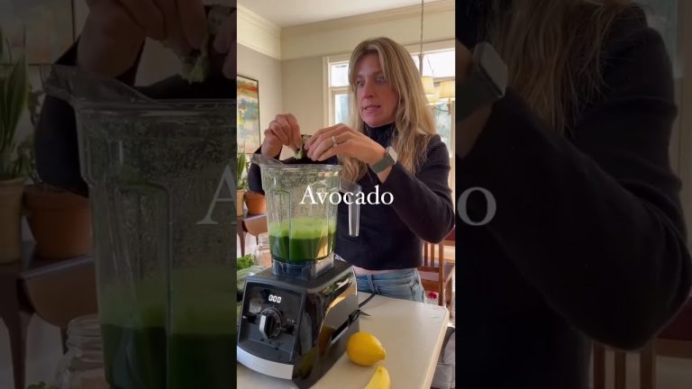 How To Make My Favorite Kale Smoothie