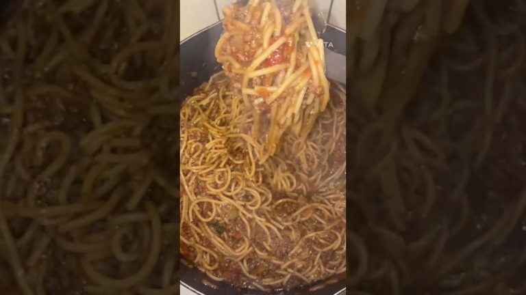 Bolognese Pasta Recipe #shorts #spaghetti |Easy and Simple method to make bolognese pasta.