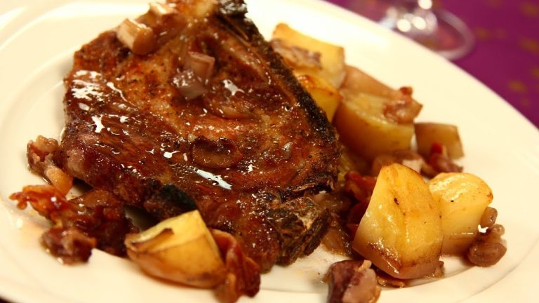 Печени пържоли-Baked Pork Chops, Potato and Bacon