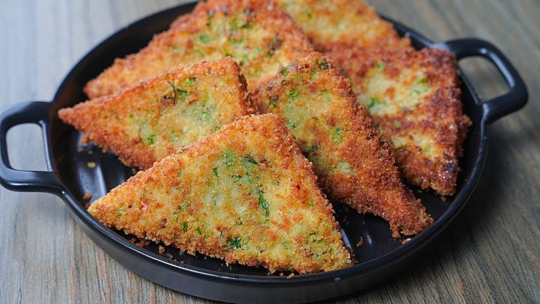 After discovering this recipe, I just want to make bread like this ! Crispy Bread Toast Recipe