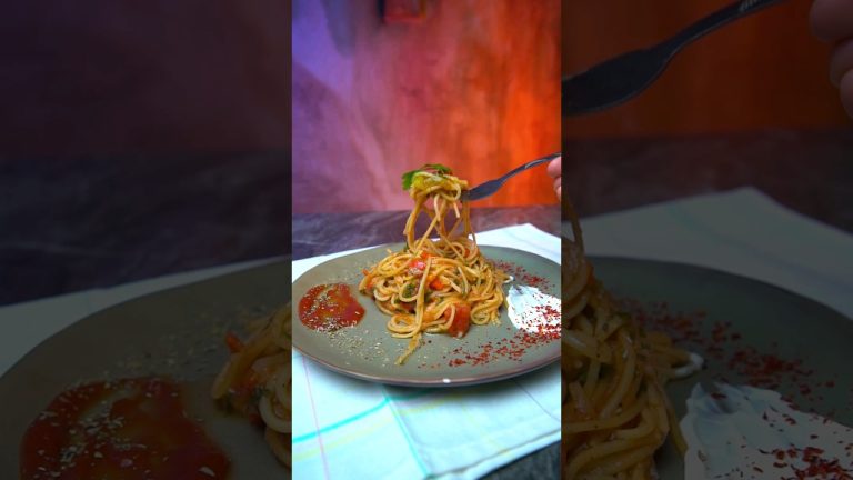 Classic Tomato Spaghetti | Easy Pasta Recipe #shorts