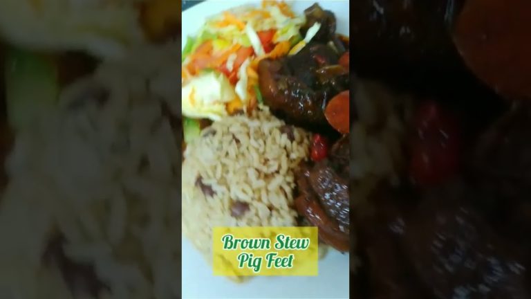 Stew Pig Feet 🇯🇲 #shorts #youtubeshorts #dinner #food #pork #pigfeet #jamaican #shortvideo #cooking