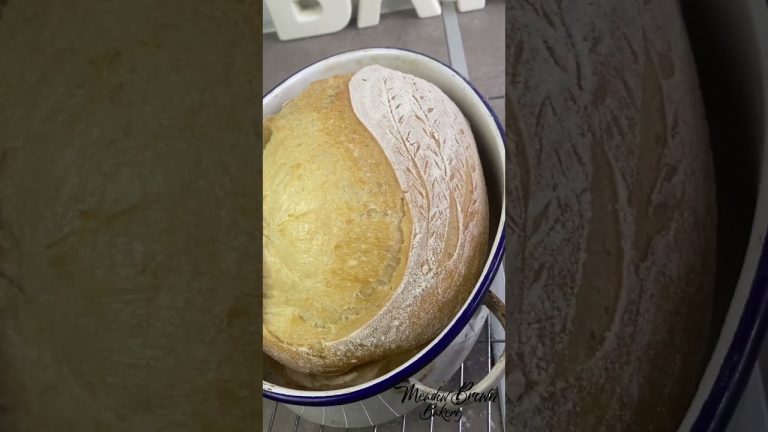 Sourdough scoring before and after : Sourdough bread for beginners