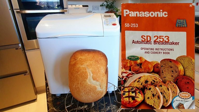 Panasonic SD-253 Automatic Bread maker. With a complete recipe and guide for Basic White Bread