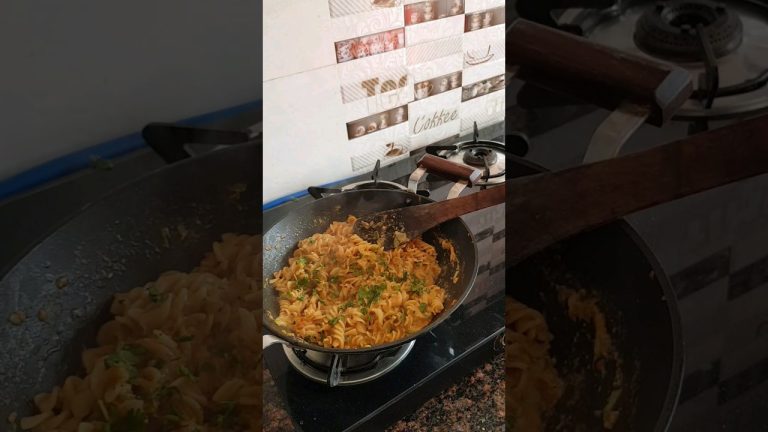 Creamy Pasta Soup Recipe #shorts #youtubeshorts #shortsyoutube #dinner #pasta