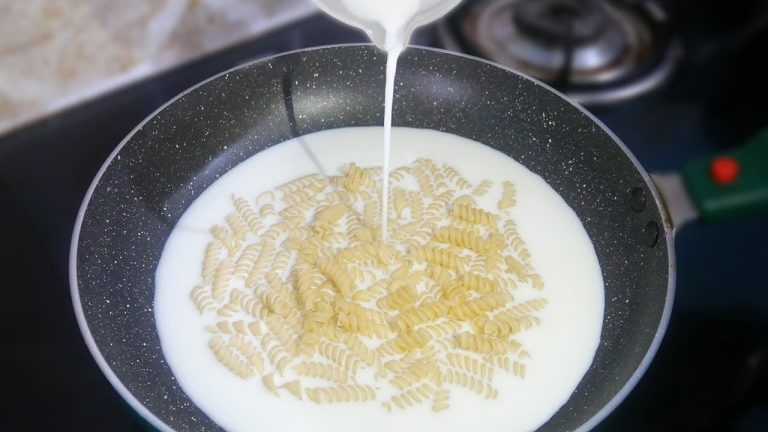 If you have Pasta and 1 cup of Milk, prepare it now | Pasta in White Sauce | White Sauce Pasta