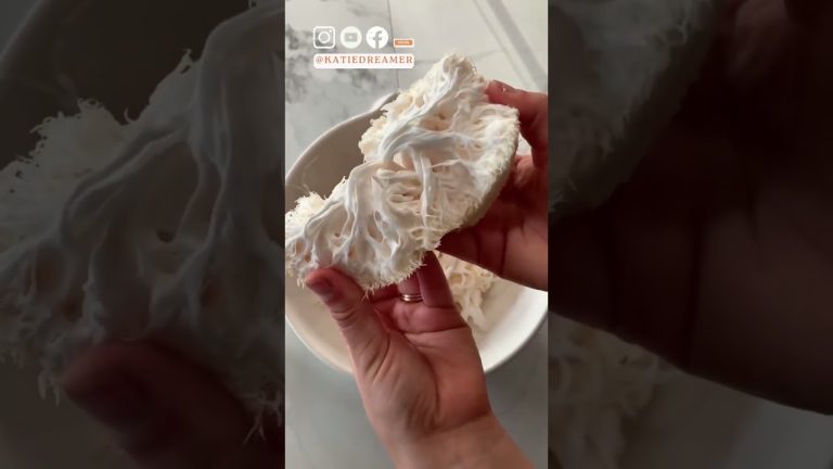 The best vegan pulled pork alternative, better than jackfruit! 🤔 comments below #shorts #veganfacts