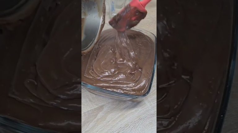 Préparation du prochain dessert #shorts #dessert