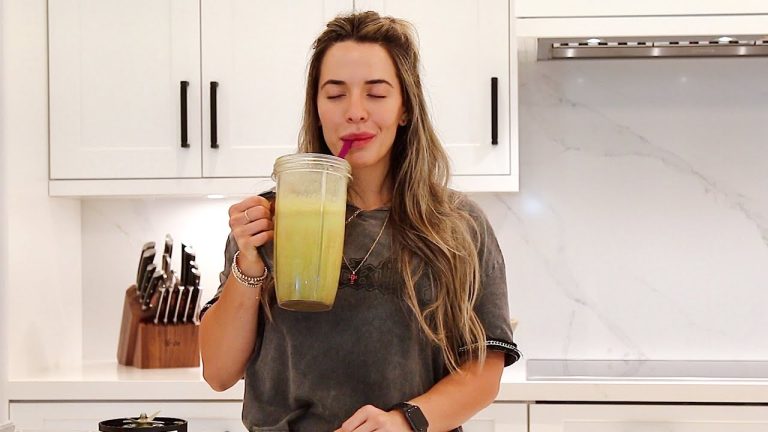 MY FAVORITE HEALTHY GREEN SMOOTHIE RECIPE FOR WEIGHTLOSS AND ENERGY