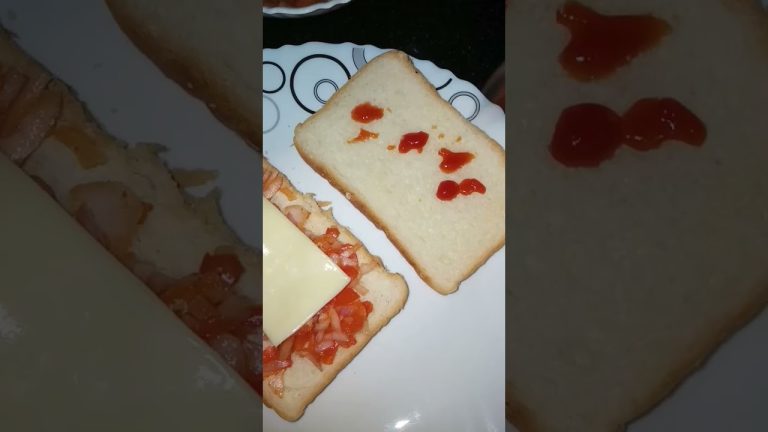 Easy bread sandwich 🥪 #sandwich #rrlittleworld #shorts #recipes