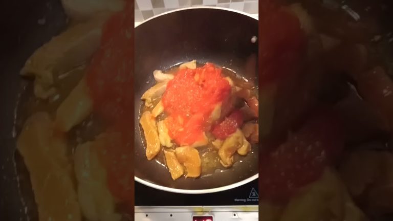 How to cook pork with tomato #porkrecipe #pork #kinamatisangbaboy #cooking #cooking