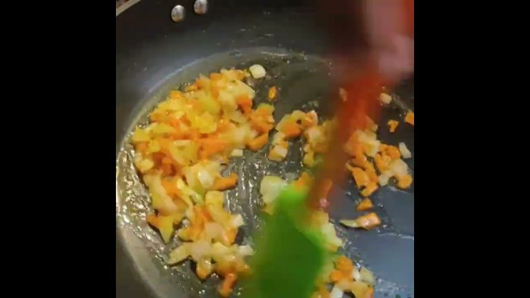 White Sauce Pasta 🍝 #pasta #pastarecipe #cooking #italian #food #italianfood #trending #shorts#viral