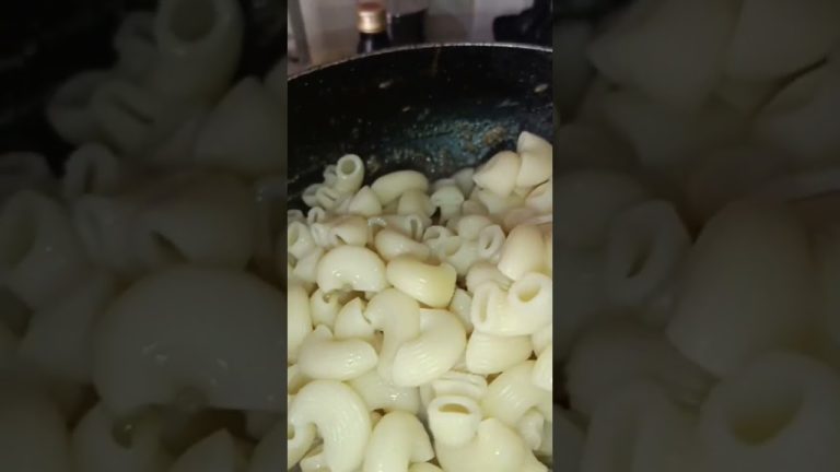Mushroom and palak pasta recipe #recipe #ashortaday #shortsvideo #pasta #shorts