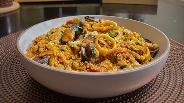 How to cook Seafood Marinara #cookingshorts #cooking #seafood #pasta