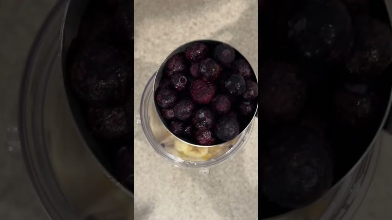 Ever Tried a Delicious Green Blueberry Smoothie?!