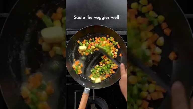 A PURE RESTAURANT STYLE WHITE SAUCE PASTA RECIPE😍 | Learn How to Cook in 30 Seconds!