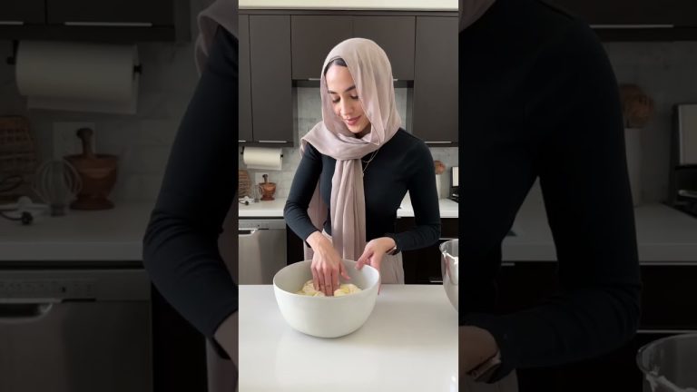 Did you know how EASY it is to make bakery-quality bread AT HOME?! #recipe #cooking #food #shorts