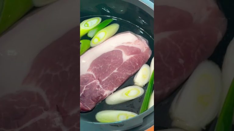 Korean style braised pork #koreanfood #cooking #보쌈 #돼지수육 #수육