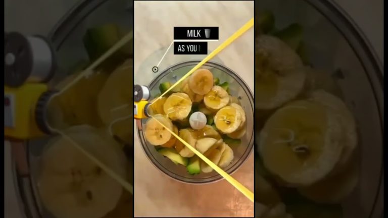 avocado smoothie with banana #shorts # #recipe #avocado #smothie