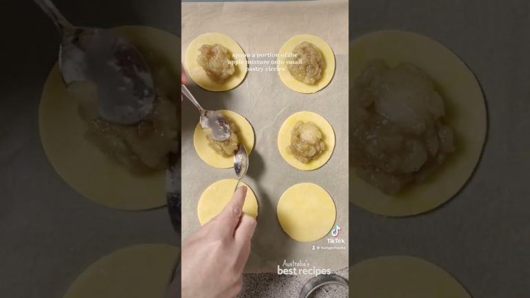 Iced apple cakes 🤤🍎 #bestrecipes #recipe #baking #easy #dessert #apple #shorts #cake #foodie