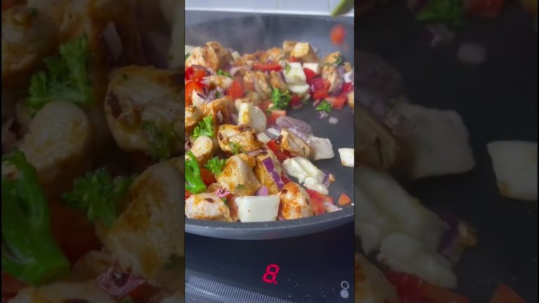 15 MINUTE MEALS! Honey Halloumi Chicken & Rice (542 Cals) #halloumi #honey #chickenrecipe #rice