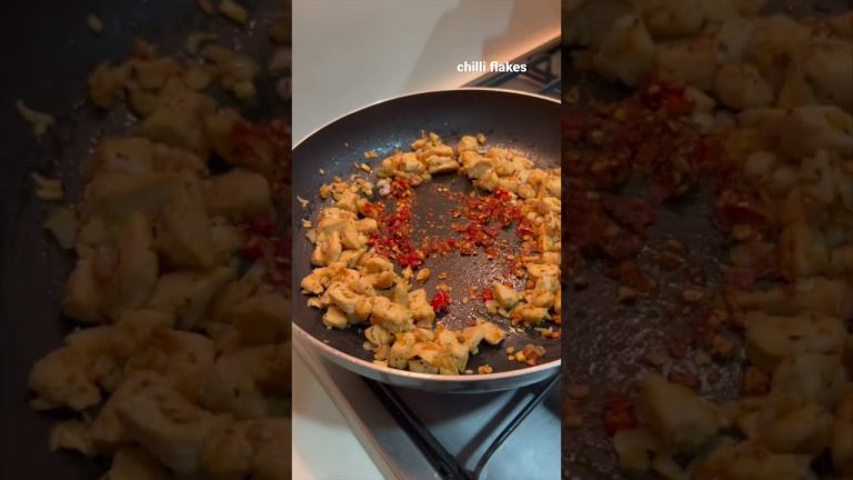 Spicy Rigatoni pasta recipe | You must try this! #shorts #youtubeshorts #pasta #dinner #italia